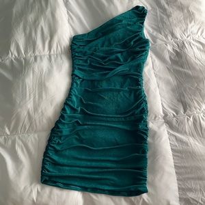 women’s dark green fitted ruched party/homecoming dress brand new never worn